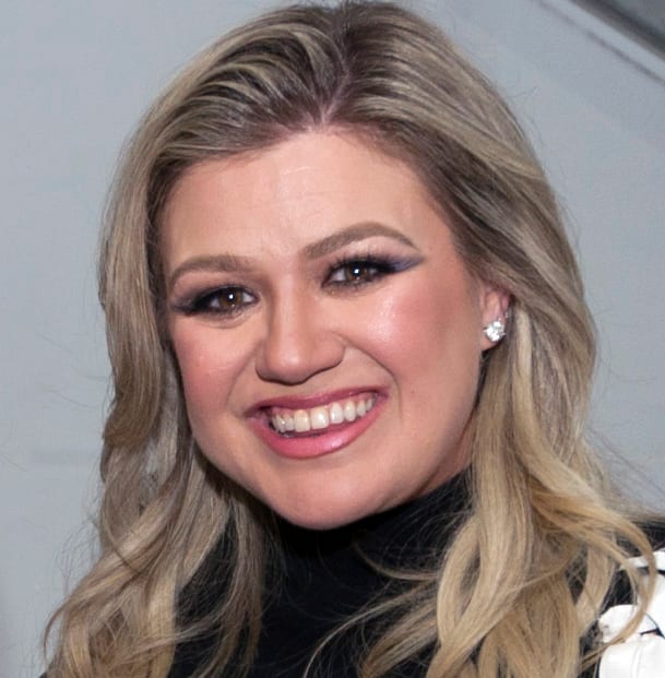 Photo of Kelly Clarkson